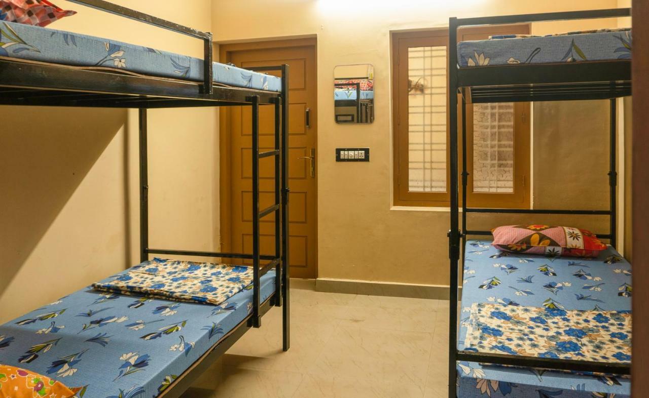 Aramana Holiday Inn Alappuzha 外观 照片