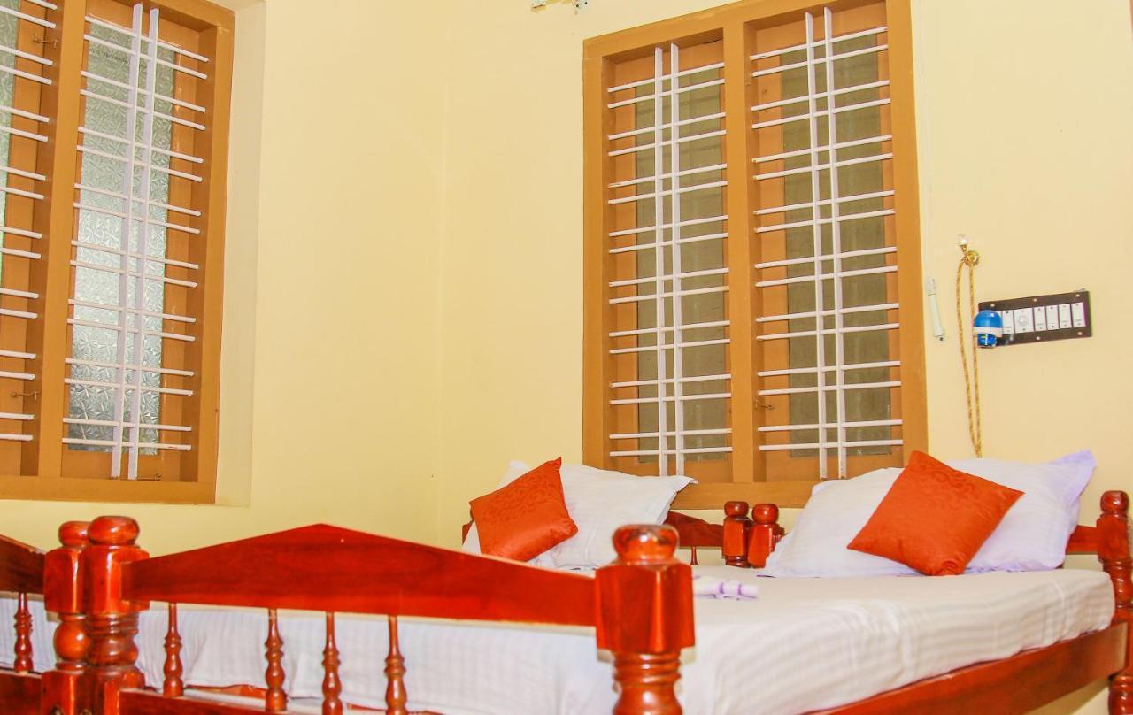 Aramana Holiday Inn Alappuzha 客房 照片